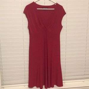 Jones NY red short sleeve v-neck knee length dress